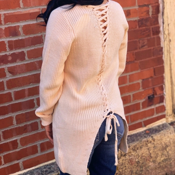 NWT CREAM LACE DOWN SPLIT BACK KNIT SWEATER - Picture 3 of 5